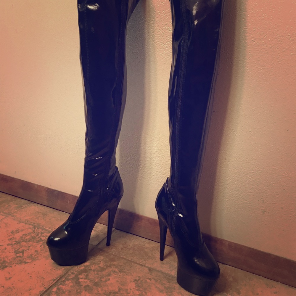 Elle stripper heels
